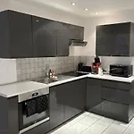 Spacieux Duplex A 아파트 *